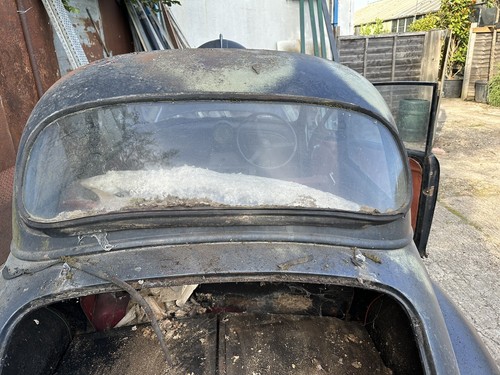 Morris minor 1000 - morris, window